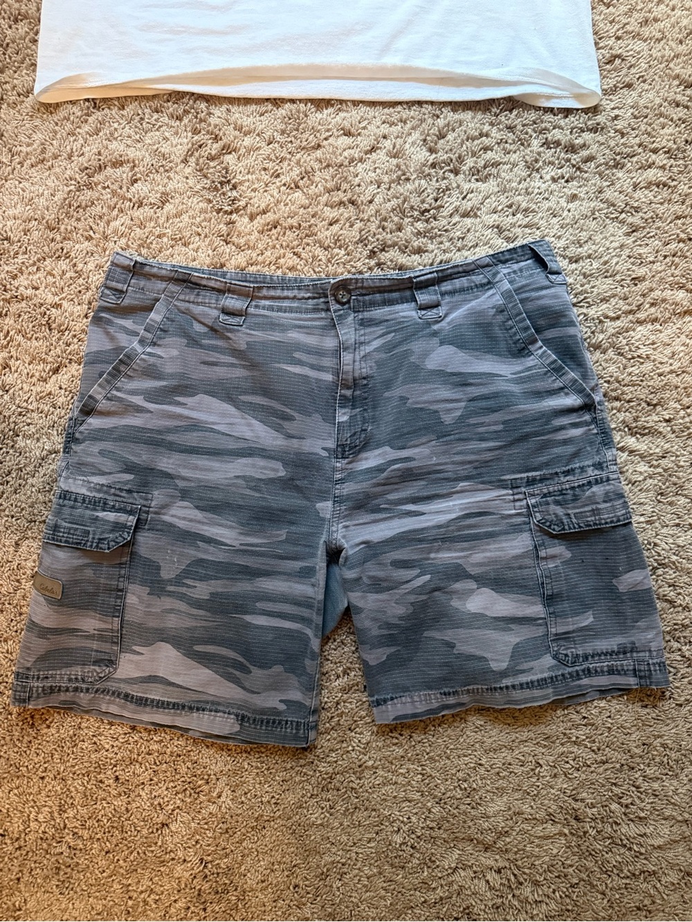 Cabela's Men's Gray Camouflage Cargo Shorts